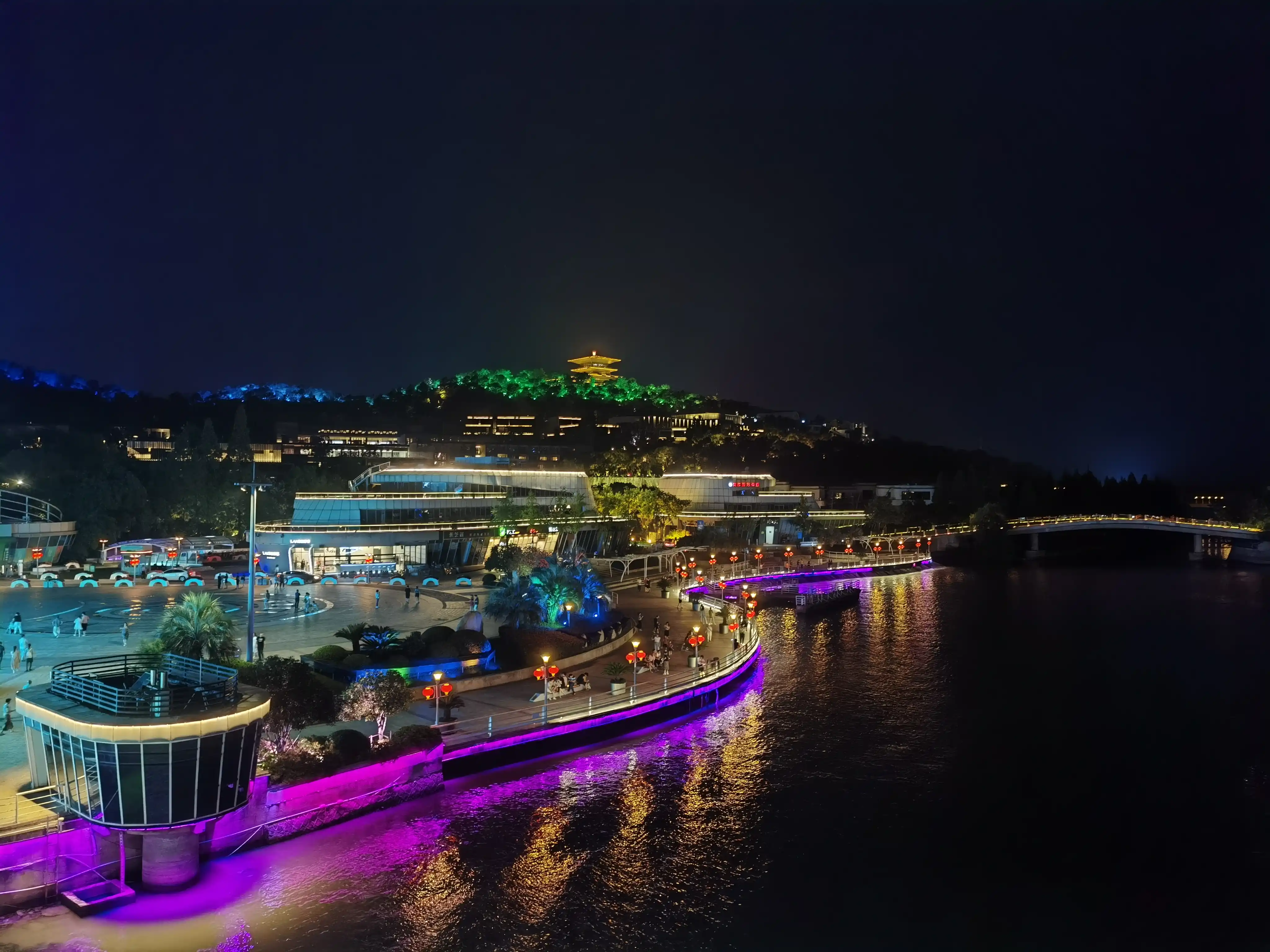 月亮湾广场夜景 月亮湾广场夜景