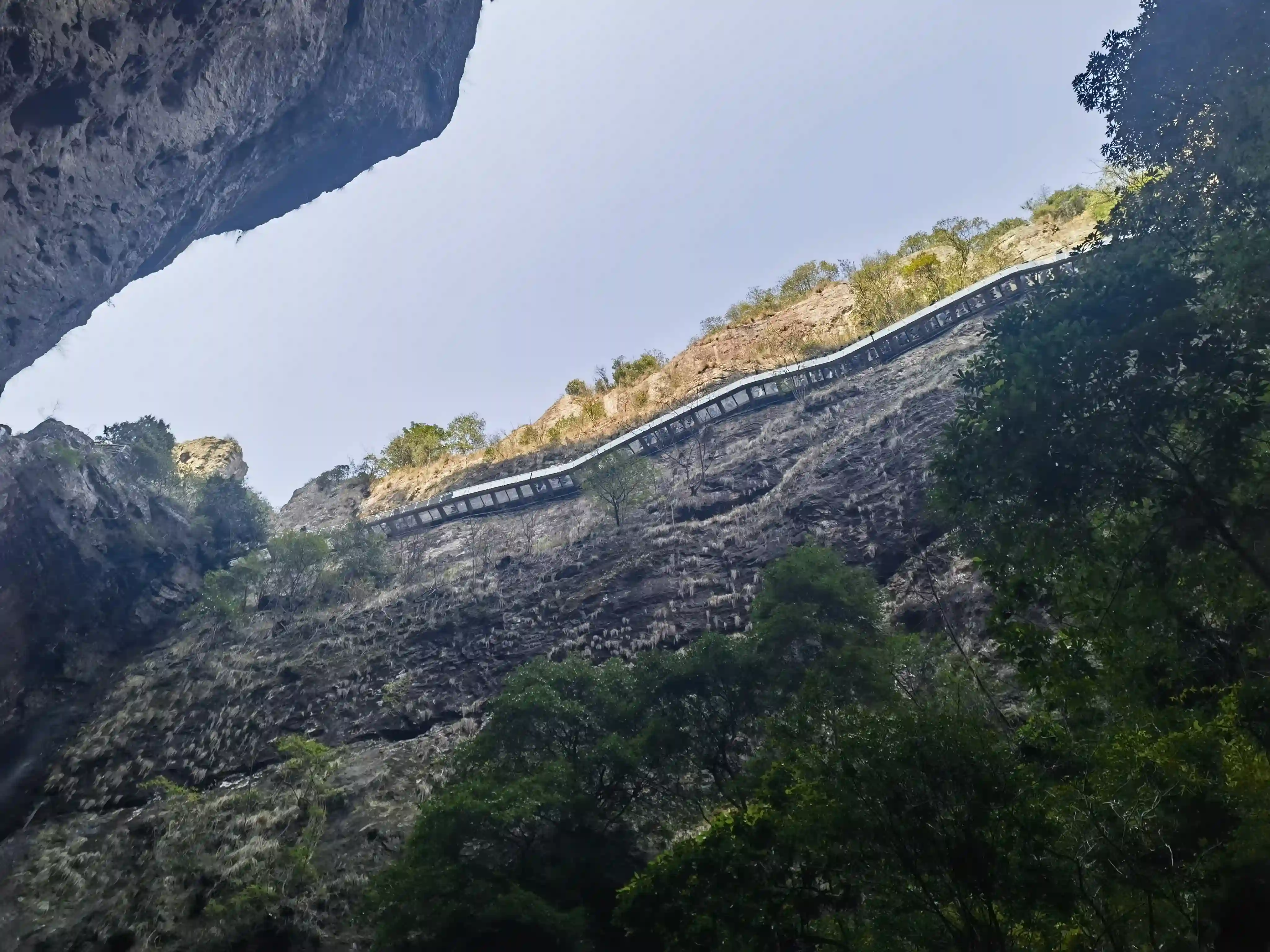 山壁上的玻璃走道 山壁上的玻璃走道