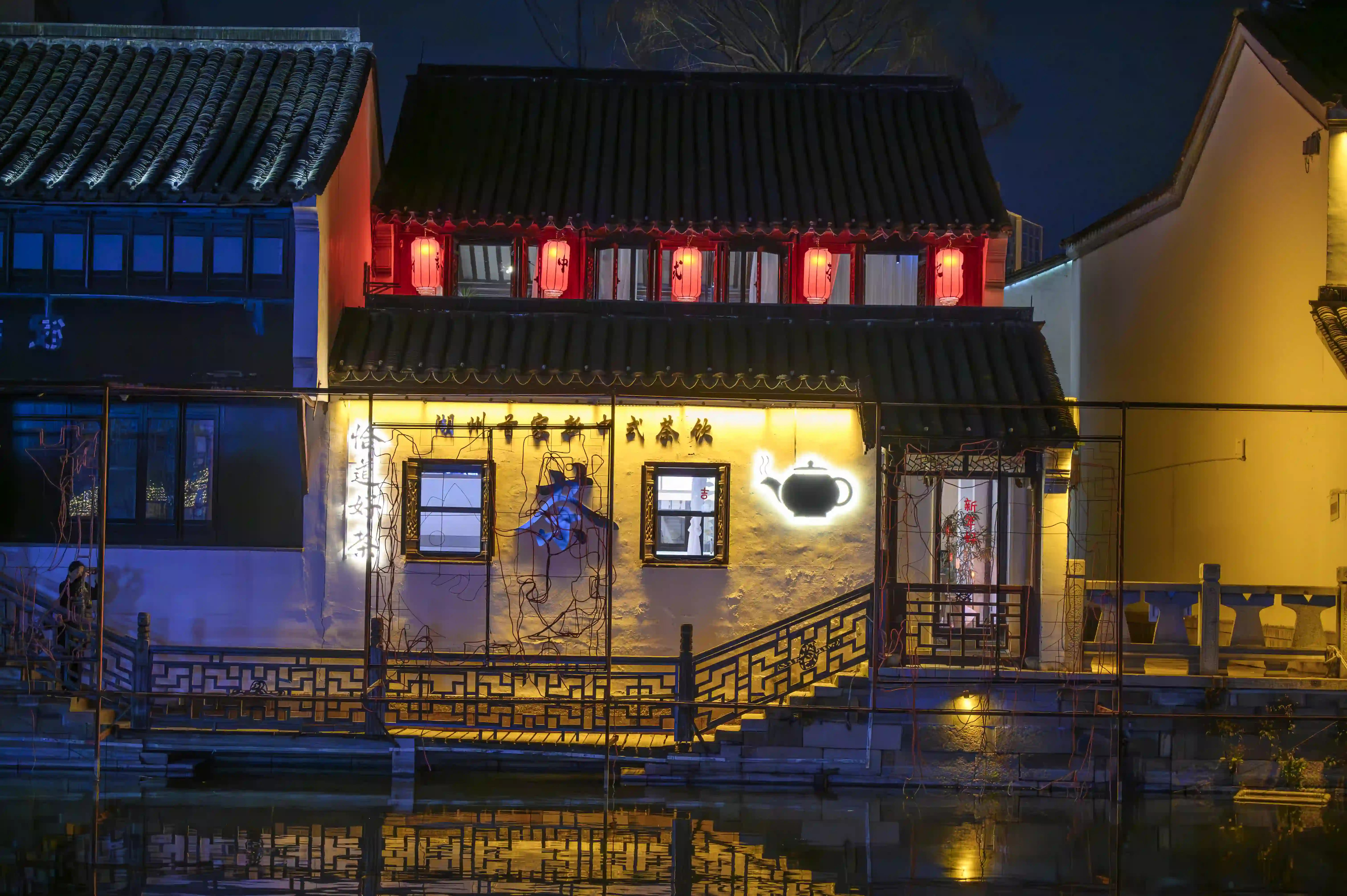 锦添茶舍外的夜景 锦添茶舍外的夜景