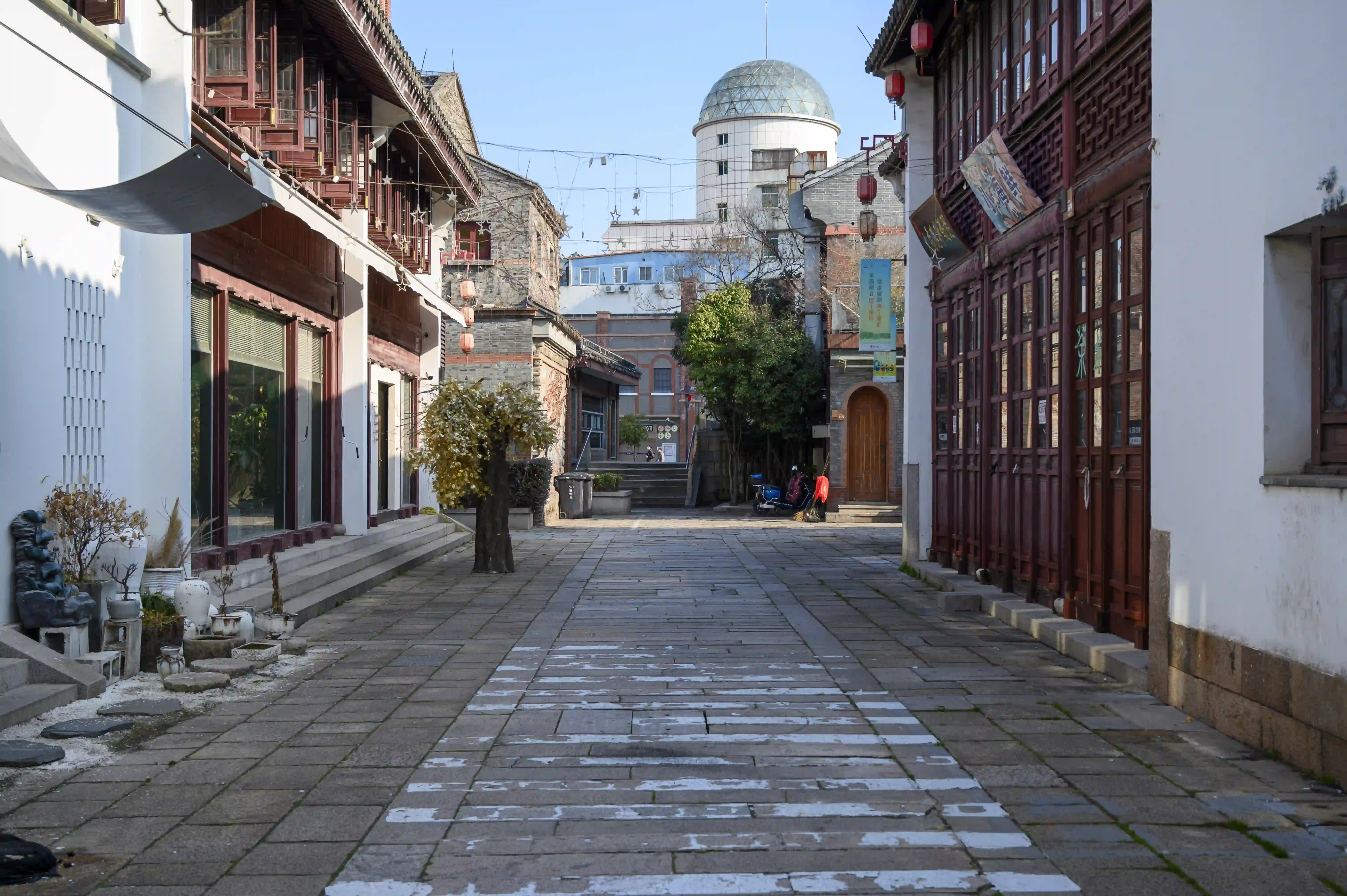 红门馆前道路两侧的建筑 红门馆前道路两侧的建筑