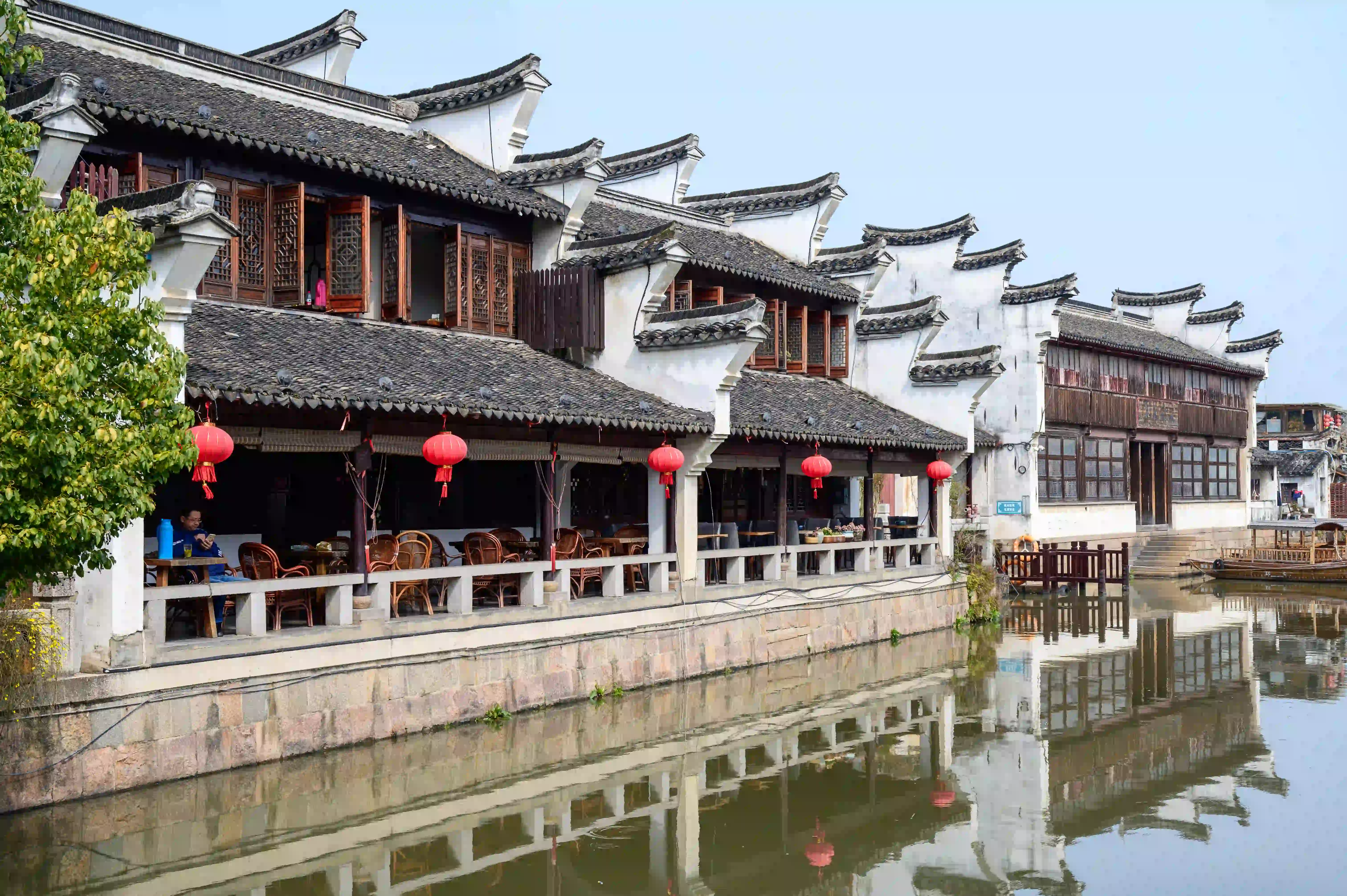 古镇小河两岸景色 古镇小河两岸景色