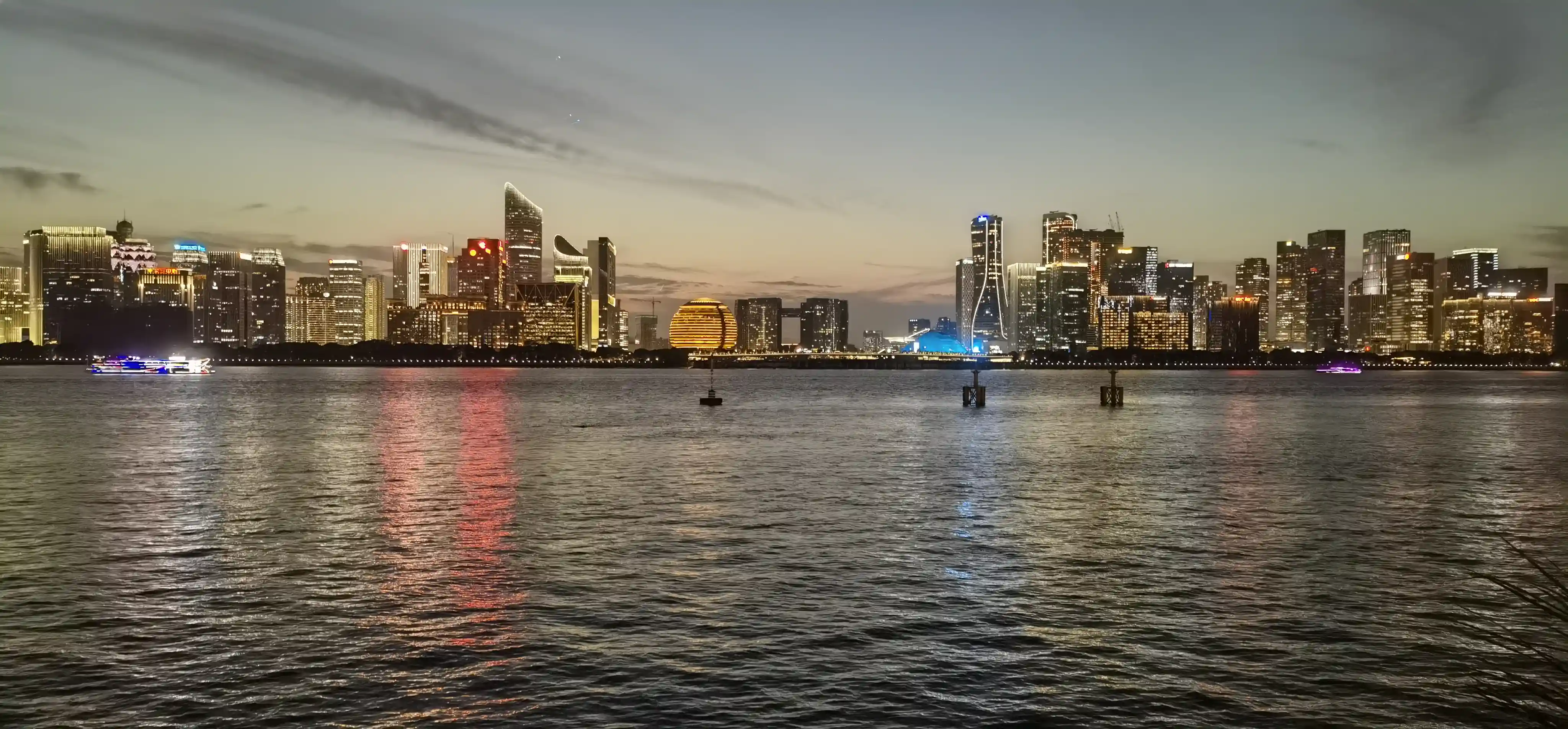 钱江新城的夜景 钱江新城的夜景