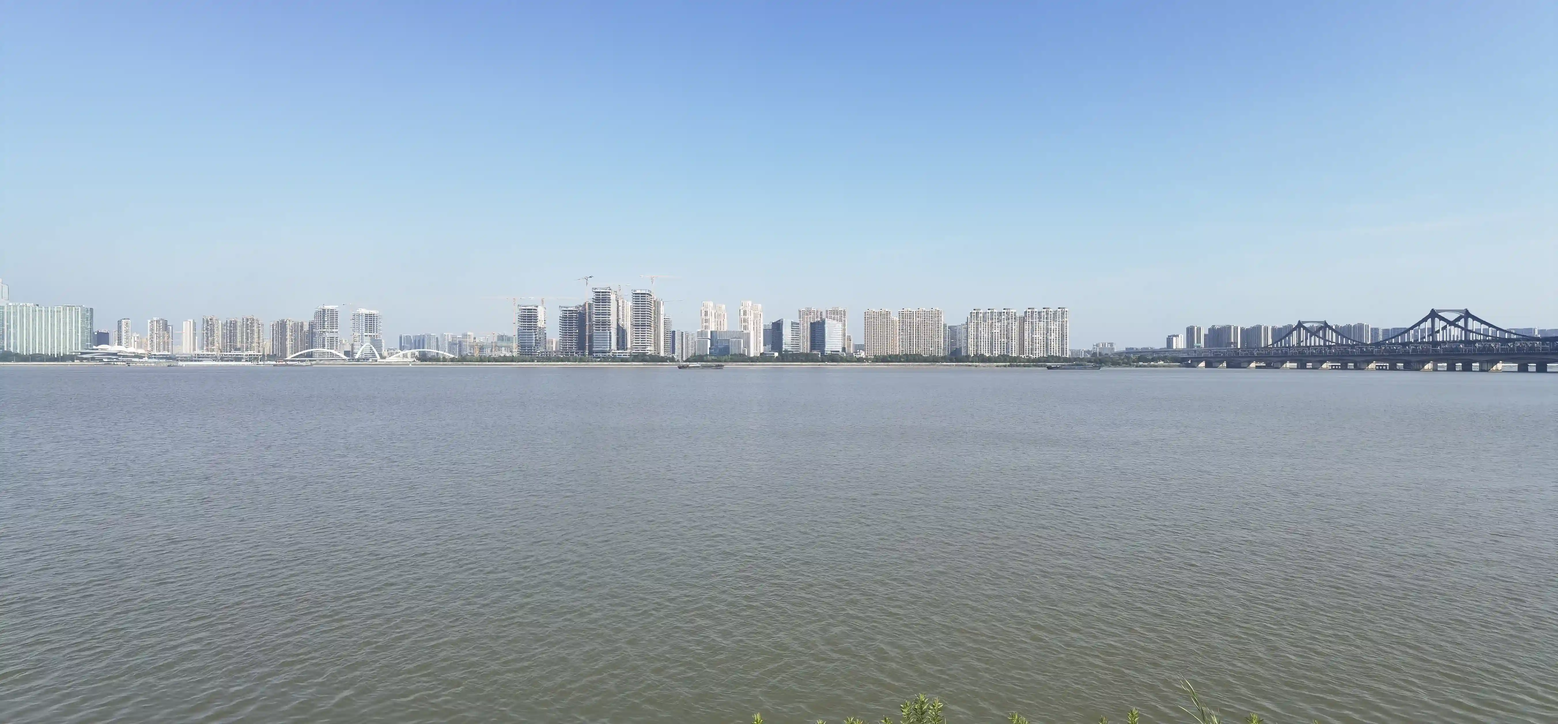 钱塘江北岸景色 钱塘江北岸景色
