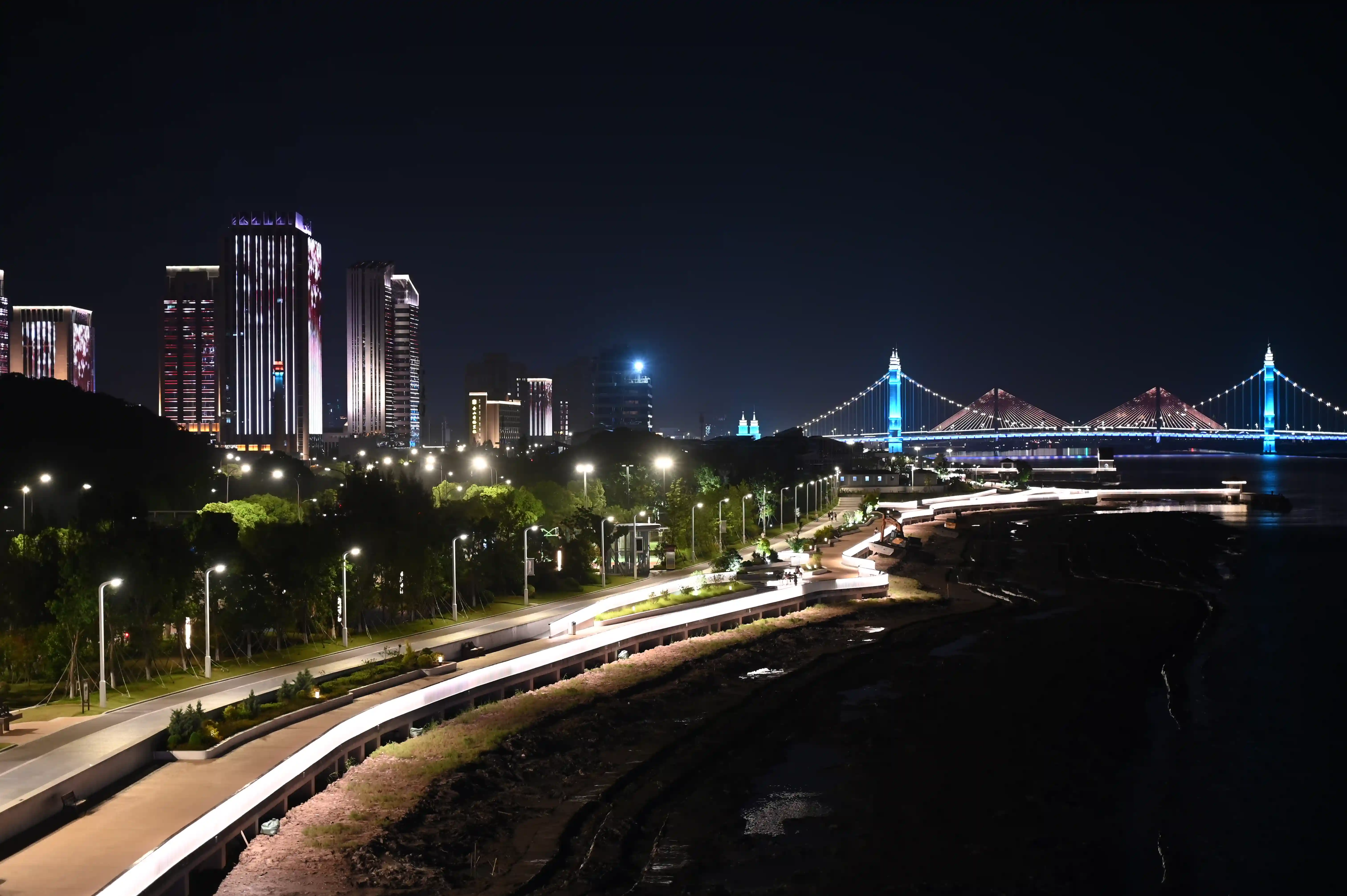 舟山临城夜晚海岸边的景色 舟山临城夜晚海岸边的景色