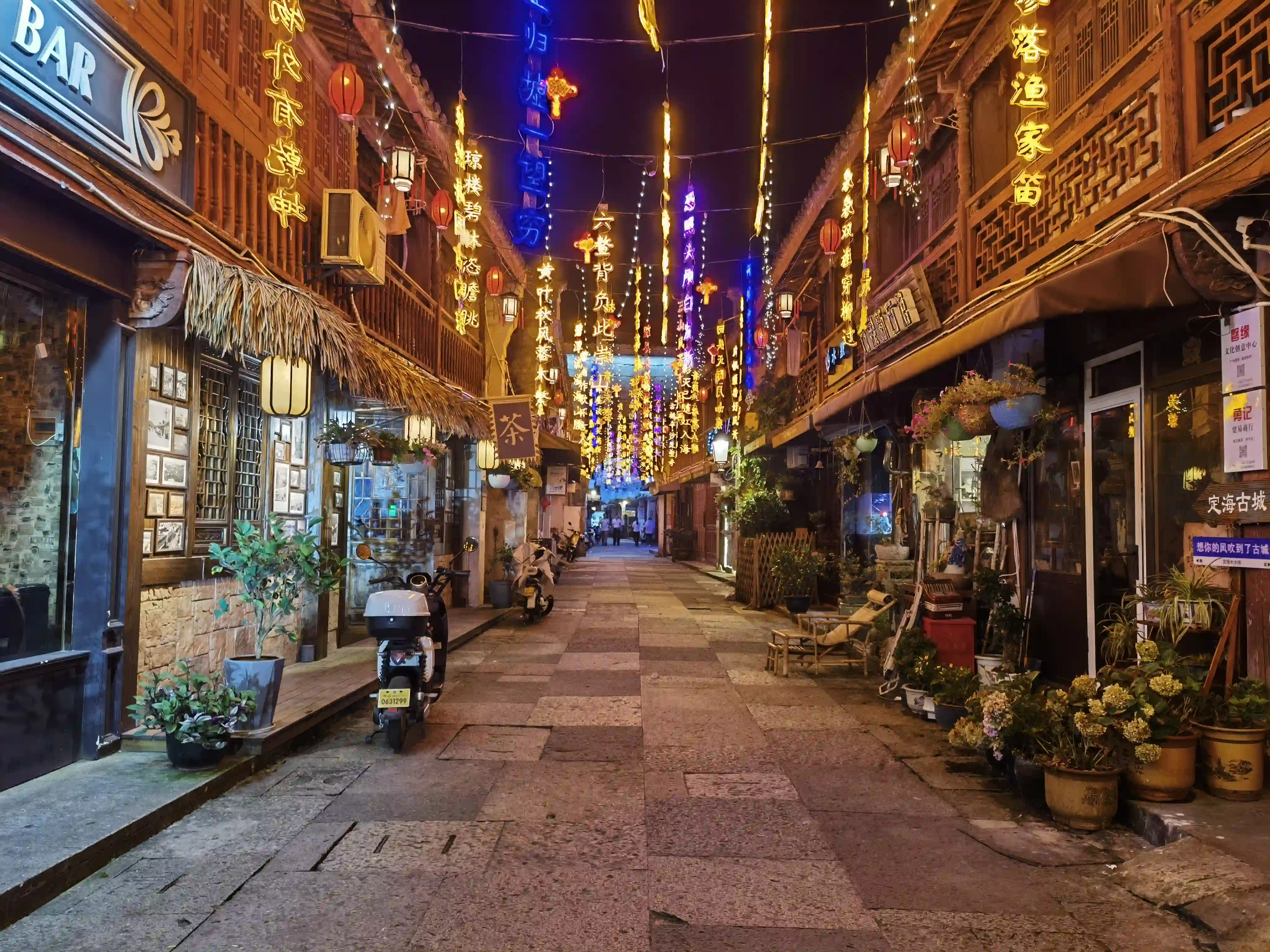 挂满诗句的街巷 挂满诗句的街巷