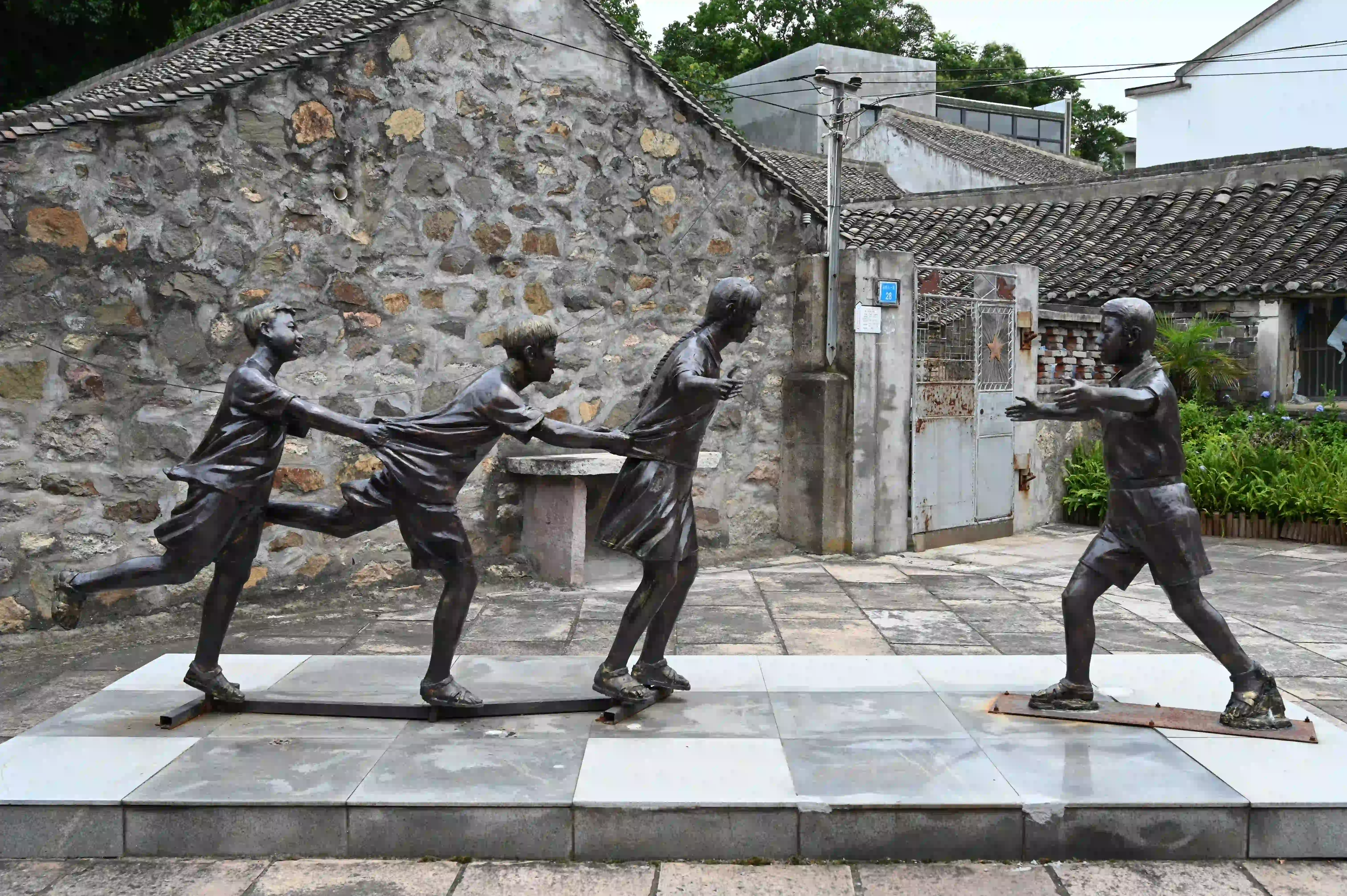 玩老鹰捉小鸡的小孩 玩老鹰捉小鸡的小孩